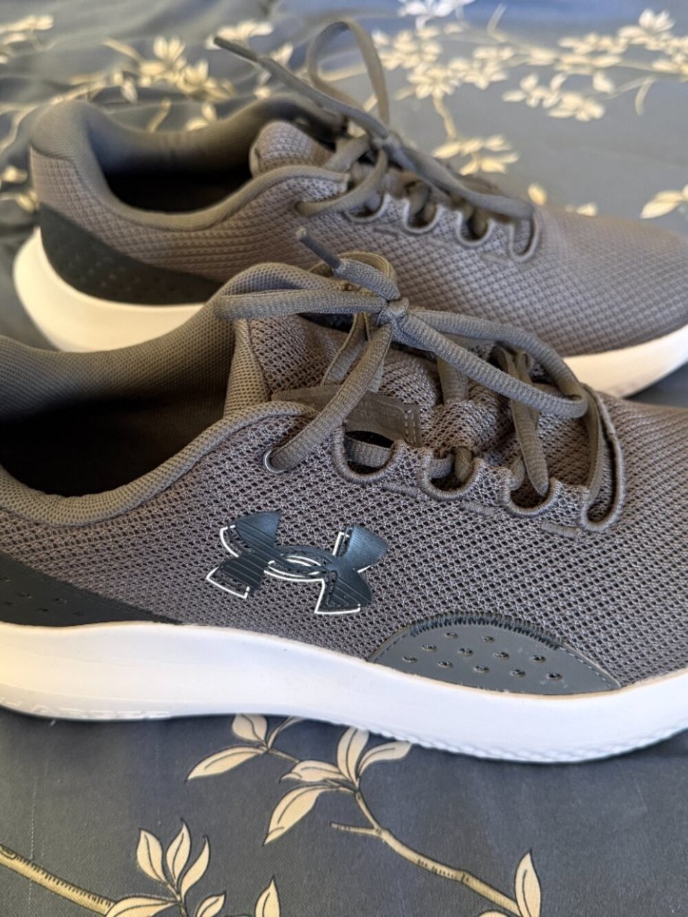 Under Armour Charged Surge 4 Running Shoes (wide fit) - Picture 8 of 11